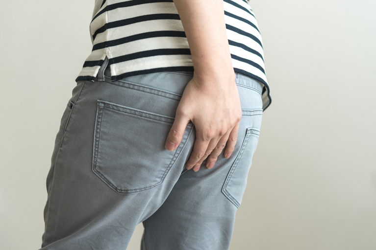 お尻のしこりで病院を受診するべきタイミングとは？