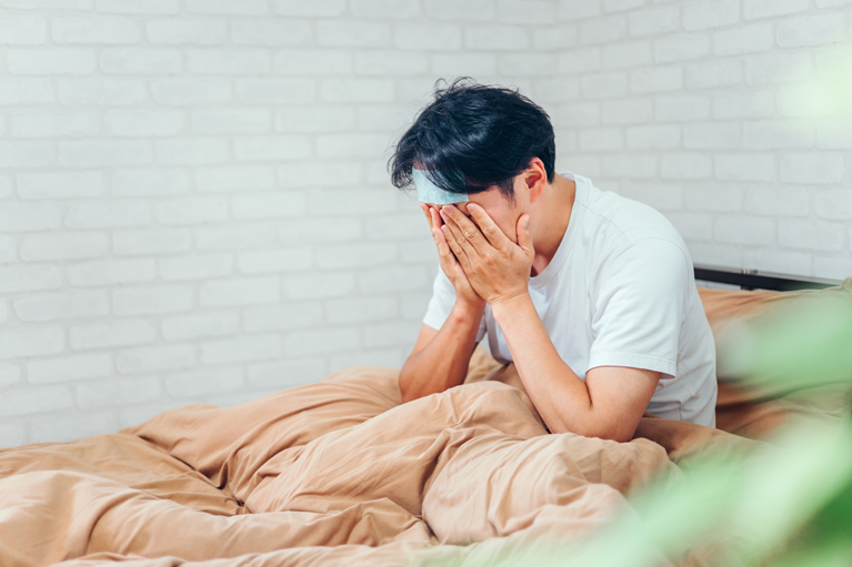 胃腸炎で発熱や頭痛が起こることはある？