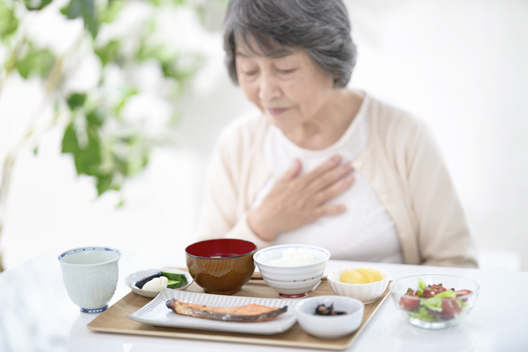 胃もたれの受診の目安